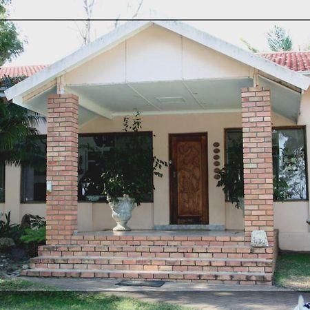 פונגולה Rosegarden Guesthouse מראה חיצוני תמונה